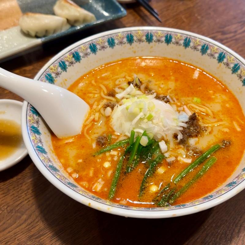 坦々麺(温玉入り)(銀座ホール)