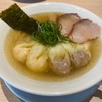 特製ワンタンメン白醤油(ワンタンメン専門店たゆたふ)