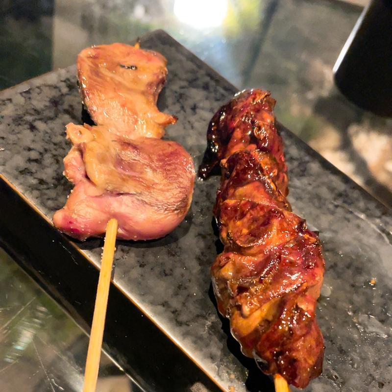 レバーとハツ(ヤキトリ、ワイン、日本酒、Q)