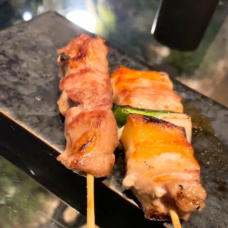 豚串　ハツ(ヤキトリ、ワイン、日本酒、Q)