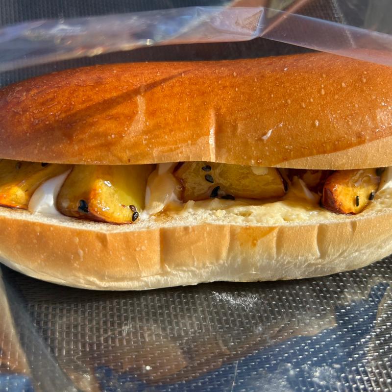 黒糖大学芋 カスタードホイップ(コッペ田島 枚方店)