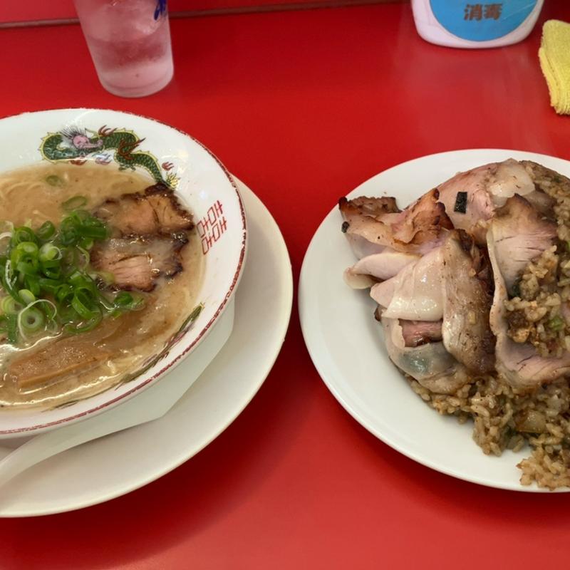 豚骨小ラーメン　焼飯中(山さんラーメン)