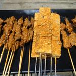 ラム肉炭火串焼き（10本）✕鉄板臭豆腐（3本）✕豚カルビ串焼き（3本）
