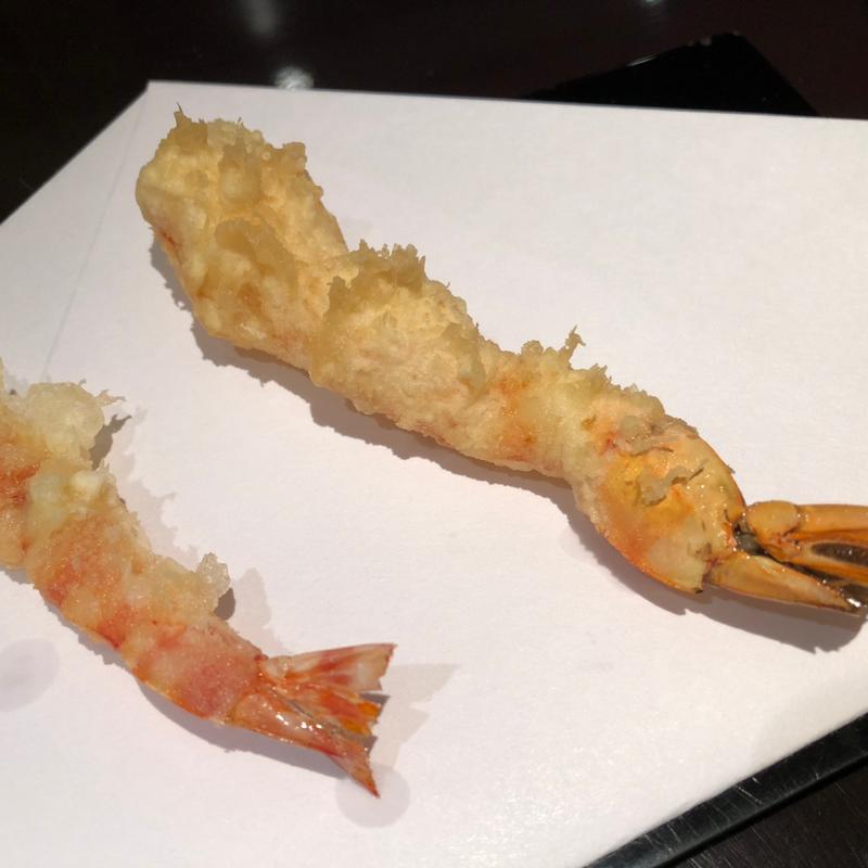 海老天、生とフローズン(お座敷天婦羅 天政 羽田空港店)