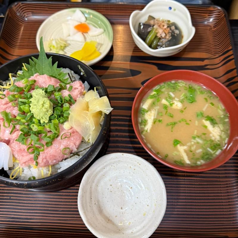 ねぎとろ丼定食(魚善)