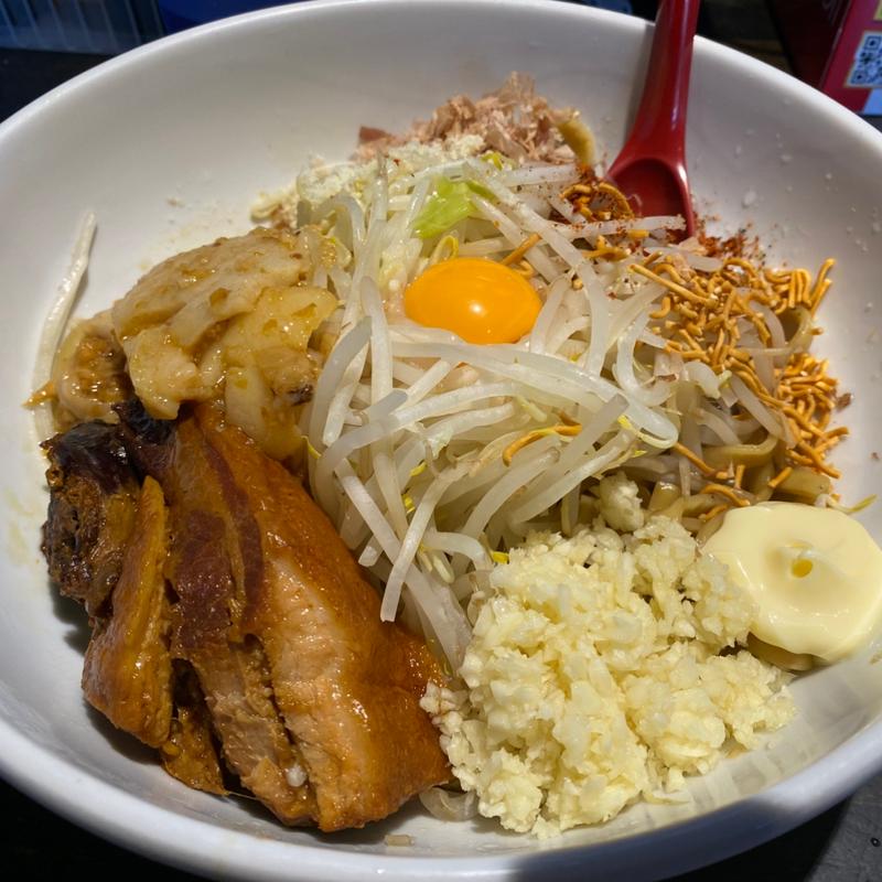 まぜそば＋全マシ(麺と飯 トンじろ)