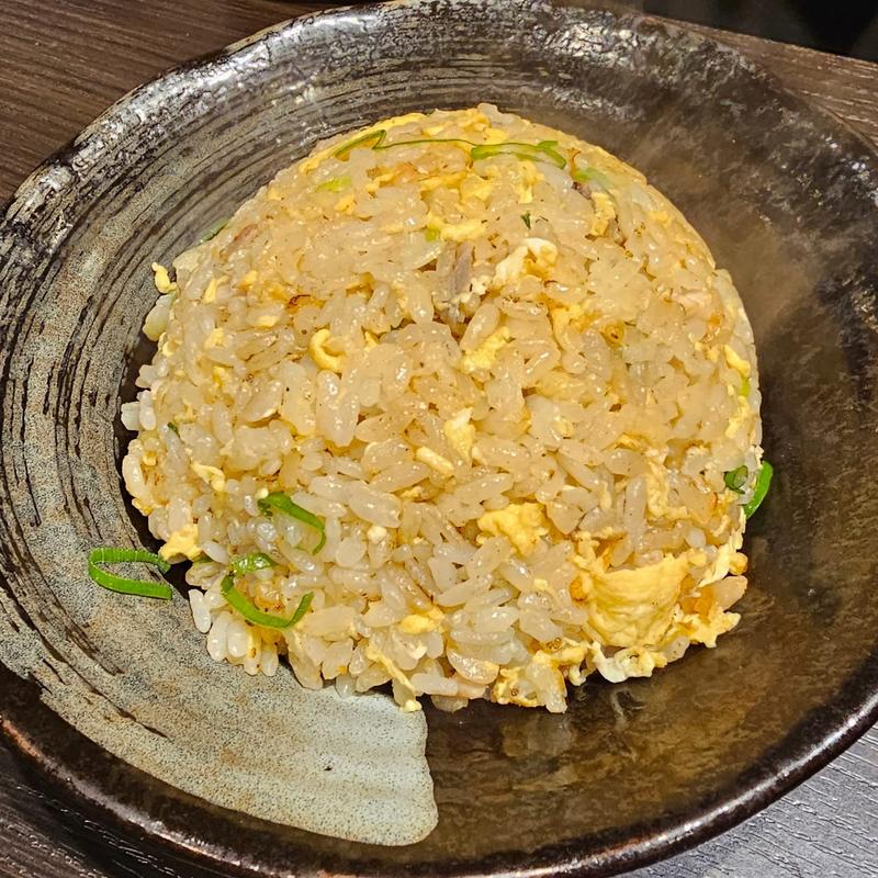 名物半チャーハン(鶏の骨)