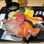 魚屋の市場丼(魚力食堂 ラスカ小田原店)