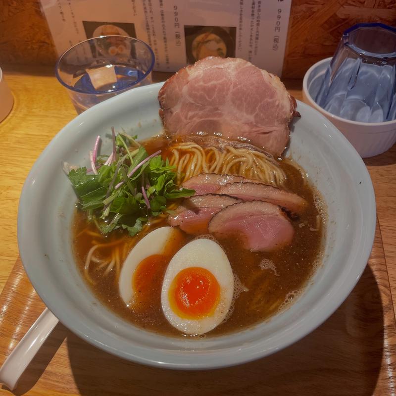 にほんいち醤油そば 黒(麺巧 潮 上野製麺所)