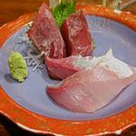 天然かんぱち・生本まぐろ赤身(魚と酒はなたれ)