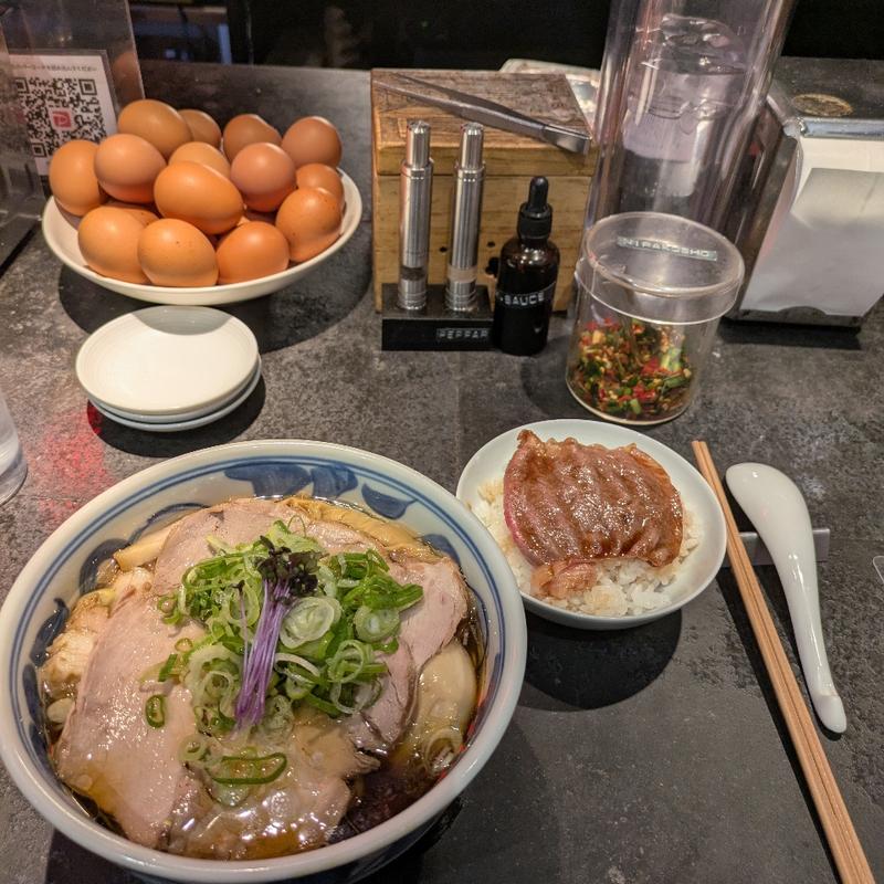 SUPREME (生姜醤油特製ラーメン)と焼きすきごはん(駄目な隣人)