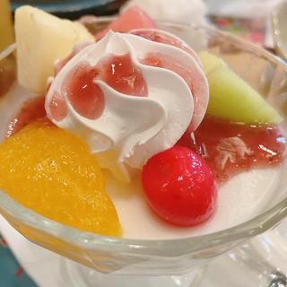 季節のフルーツ杏仁豆腐(回転寿司　すし丸 可部店 )