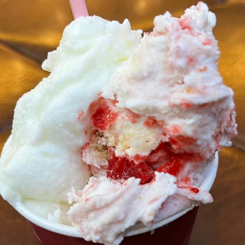 キウイヨーグルト&ストロベリーショートケーキ(ジェラート フィレンツェ)