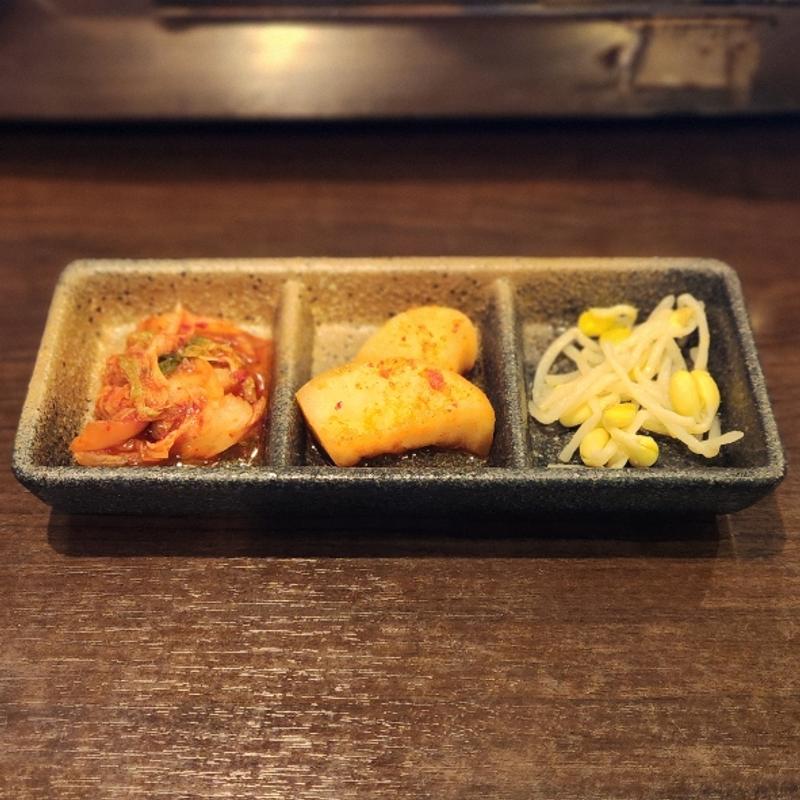 キムチとナムル盛り合わせ(焼肉くろちゃん)