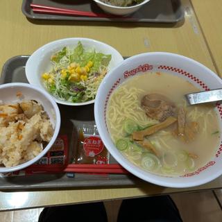ラーメンと五目ご飯とサラダのセット(スガキヤ 名張イオン店 （Sugakiya）)