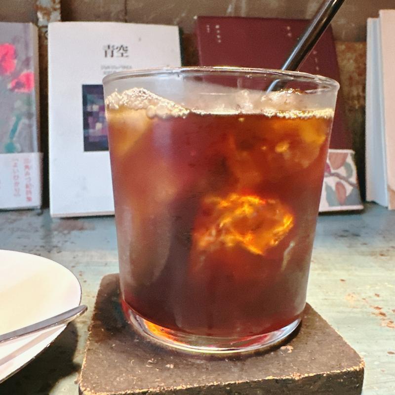 浅煎りアイスコーヒー(本屋　イトマイ)