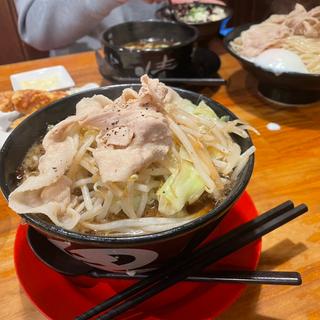 ド根性の醤油(野菜盛)+餃子セット(男のらぁめん 神戸ちぇりー亭 宝塚店)