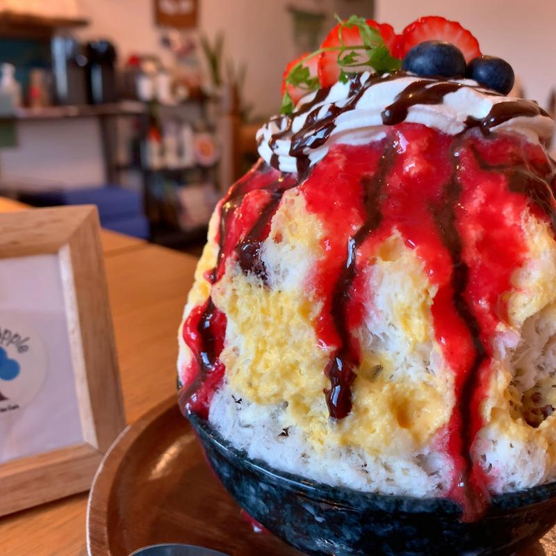 いちごちょこみるく(かき氷専門店「Blue Apple～shaved ice Cafe～（ブルーアップルシェイヴドアイスカフェ）」)