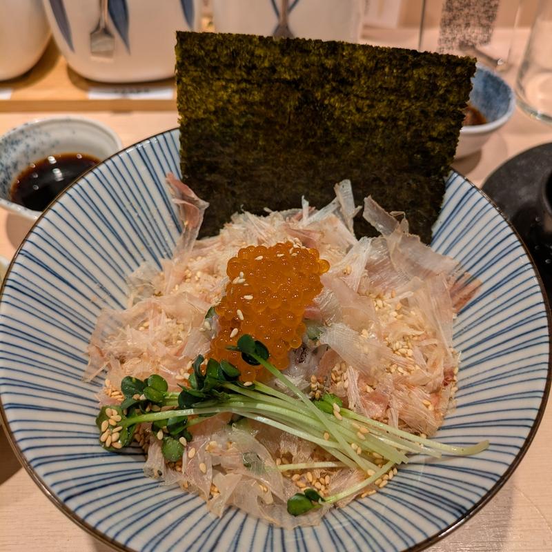 うま味海鮮めし(海鮮丼新太郎)