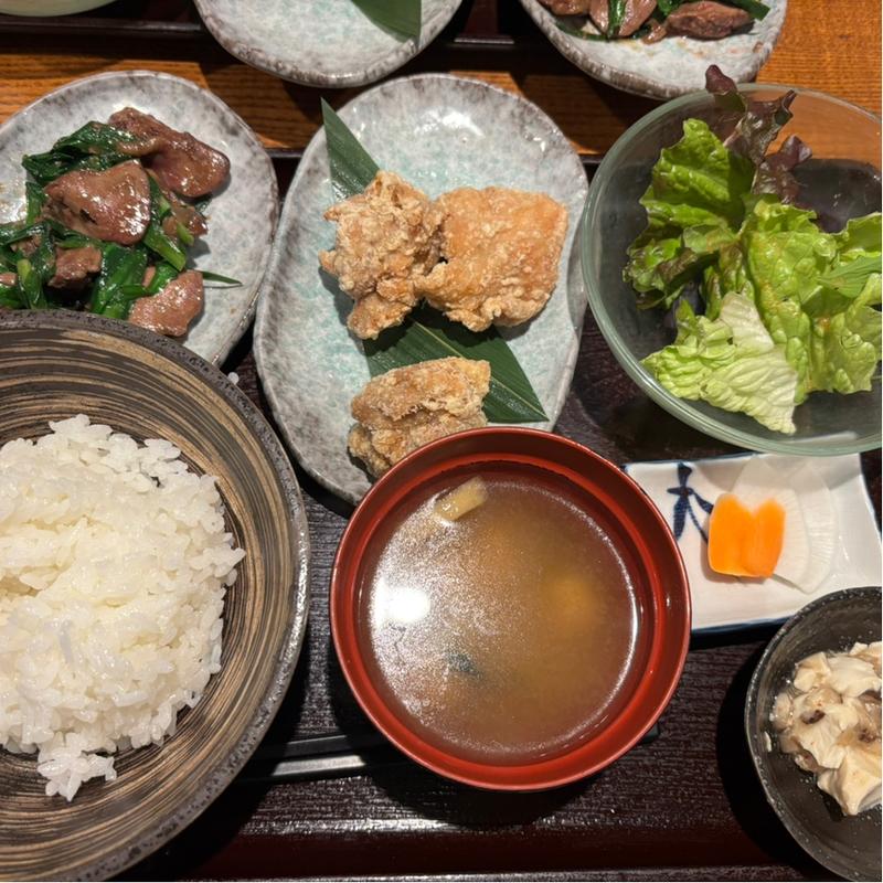 レバにらハーフからあげ定食(究極のまかない ここのつ)