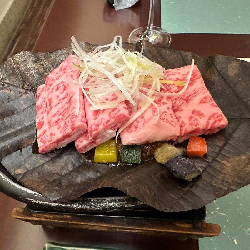 飛騨牛の朴葉味噌焼き(水明館 )