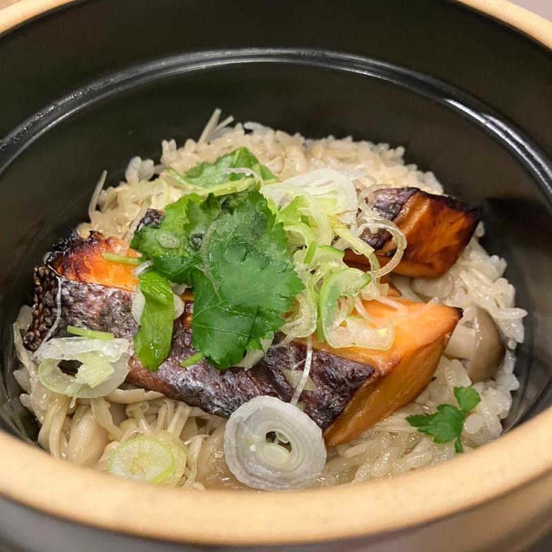 鮭といくらの親子土鍋飯(酒とったり)