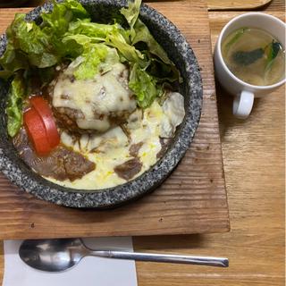 石焼きチーズハンバーグカレー(森カフェ （Cafe）)