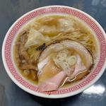 煮干しワンタン麺(らぁ麺 もち月)