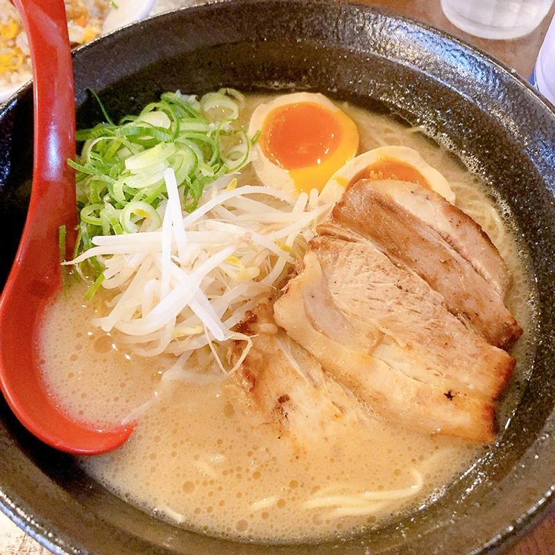 味玉らーめん(げんこつらーめん 光町店)