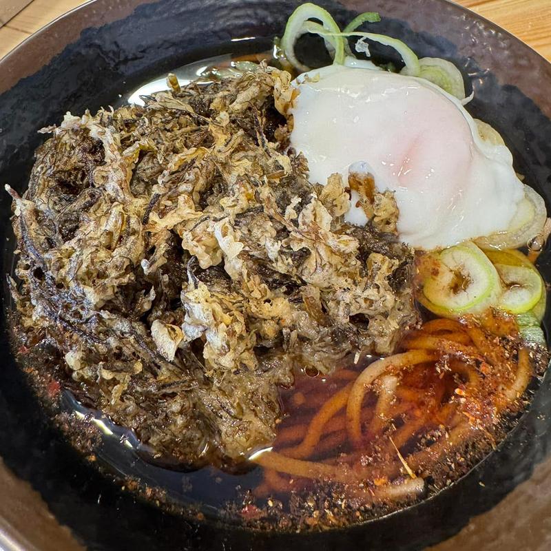 ながもそば 温泉玉子(立喰いそば でん)