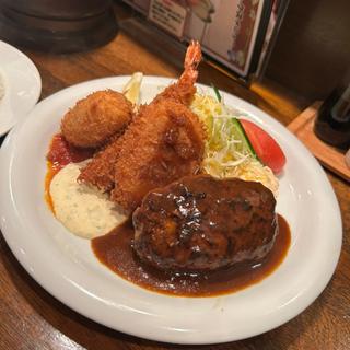 Aセット（ハンバーグ、エビフライ、コロッケ）(ぶどう亭 )