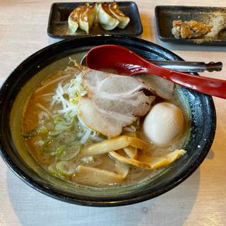 味玉白味噌ラーメン(札幌味噌ラーメンアウラ 戸塚店)