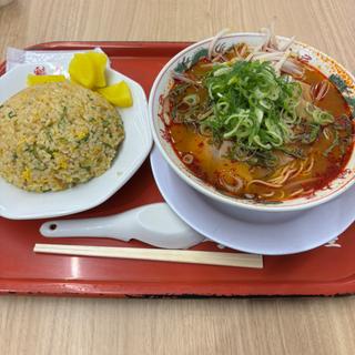 辛味噌ラーメンと焼きめし(ラーメン魁力屋 イオンモール岡崎店)