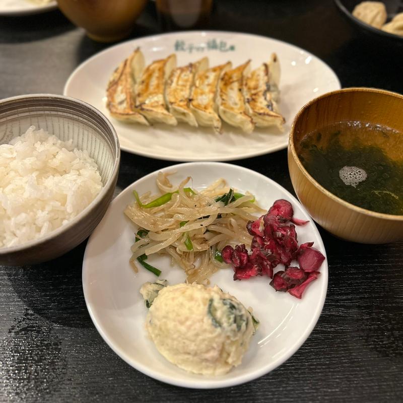 焼き餃子ニンニクアリ定食ランチ(餃子の福包 豊洲店)