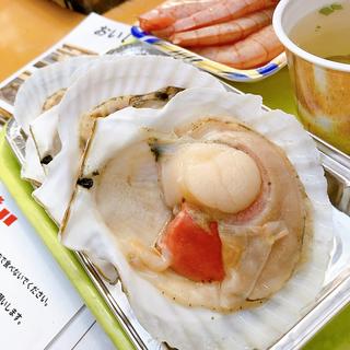 ホタテ（1ケ）(かき小屋 島田水産 )