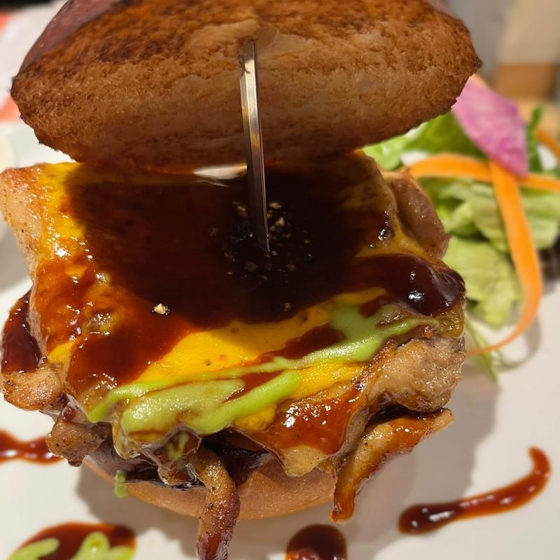 チキンチーズバーガー(LUXE BURGERS & Sunny's Table 人形町店)
