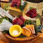 本まぐろ入り刺身盛り合わせ(本マグロ炉端劇場 魚島屋)