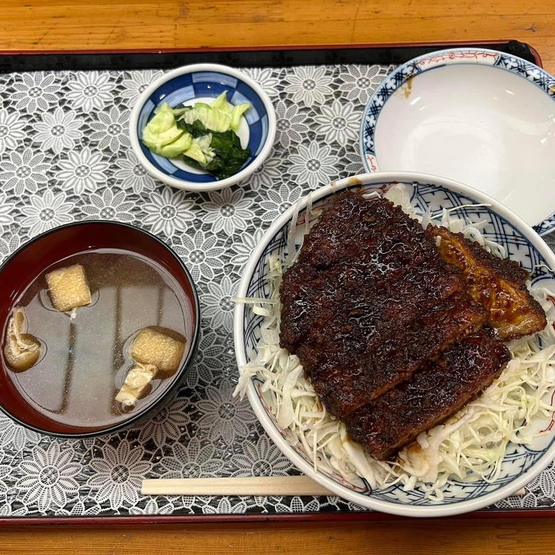 キャベツソースカツ丼(元祖煮込みソースかつ丼の店なかじま)