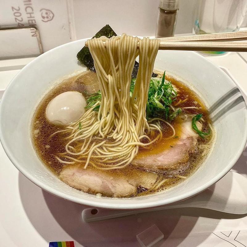 イリコそば醤油 味玉アローカナ(上方レインボー)