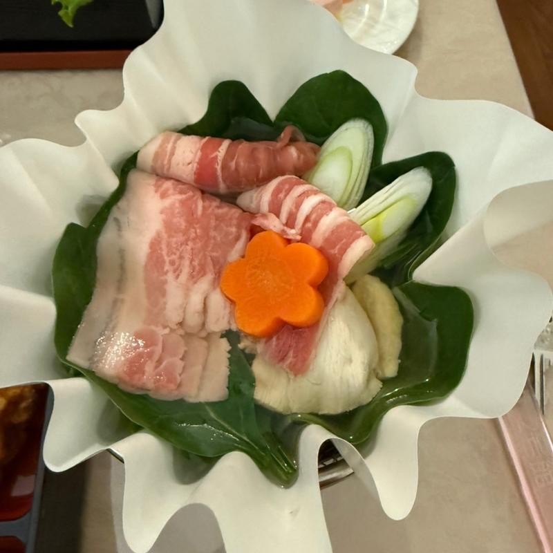 豚バラ鍋(ヘレナ国際ヴィラ)