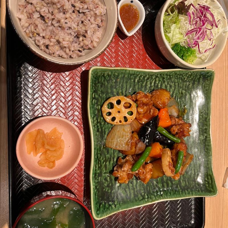 鶏と野菜の黒酢あん(大戸屋ごはん処 旭川永山店)