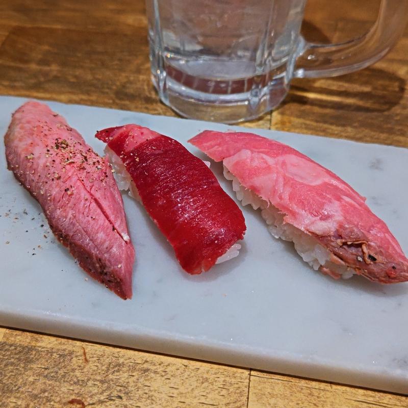 牛三種盛り(横浜 肉寿司)