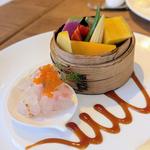三浦の朝採れ蒸し野菜と鮮魚のカルパッチョ(蔭山樓)