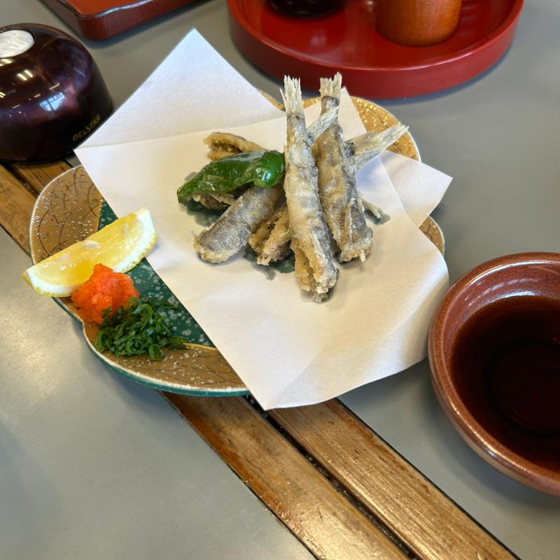 メヒカリの唐揚げ(うなぎ　錦水 )