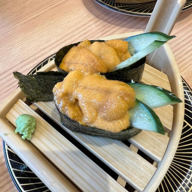 うに軍艦(漁港回転寿司 鮨かば 境港波止場店)