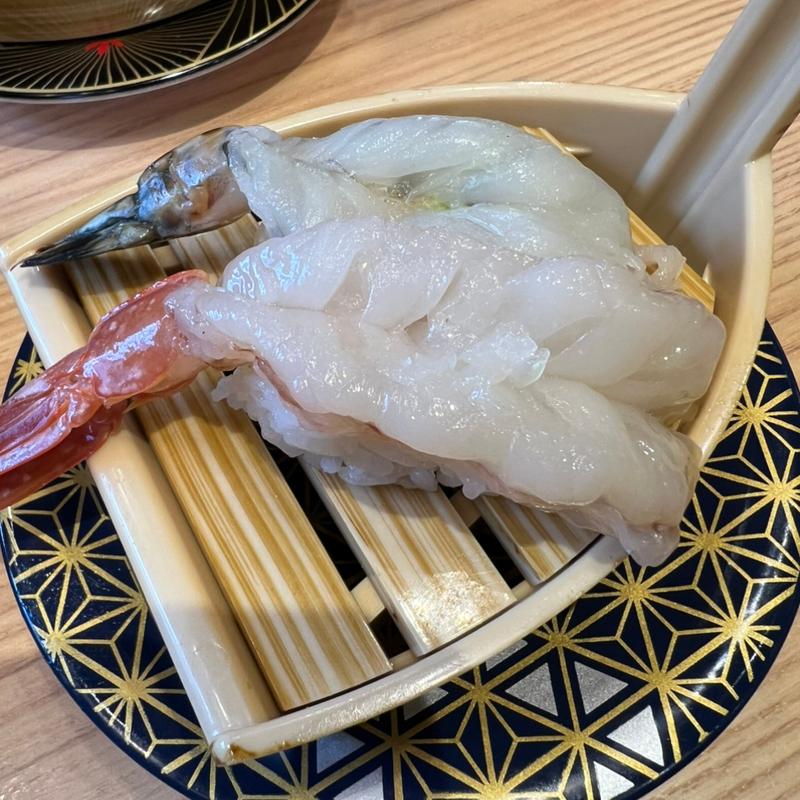 赤えび＆車海老の食べ比べ(漁港回転寿司 鮨かば 境港波止場店)
