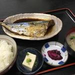 サバの煮付け定食(御食事処 福魚)