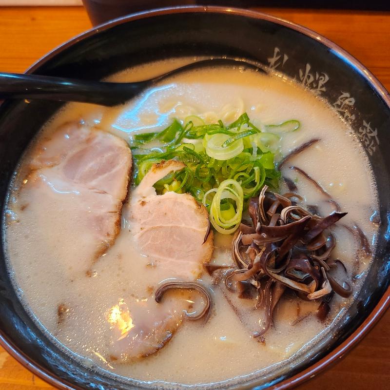 豚骨ラーメン　限定(札幌飛燕那覇店)