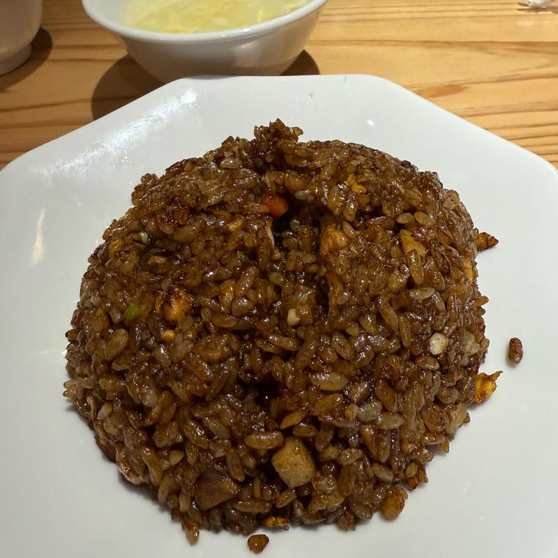ガーリック黒チャーハン(中華厨房 暖家 多摩センター店)