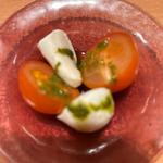トマトとモッツァレラのカプレーゼ(ヱビスバー 札幌アピア店 (YEBISU BAR Sapporo Apia))